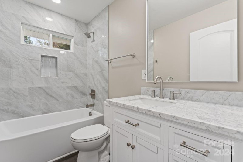 Property image 3 at 2122 Abelwood Road, Charlotte, NC 28216