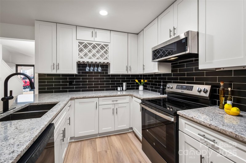 Property image 4 at 10943 Carmel Crossing Road, Charlotte, NC 28226