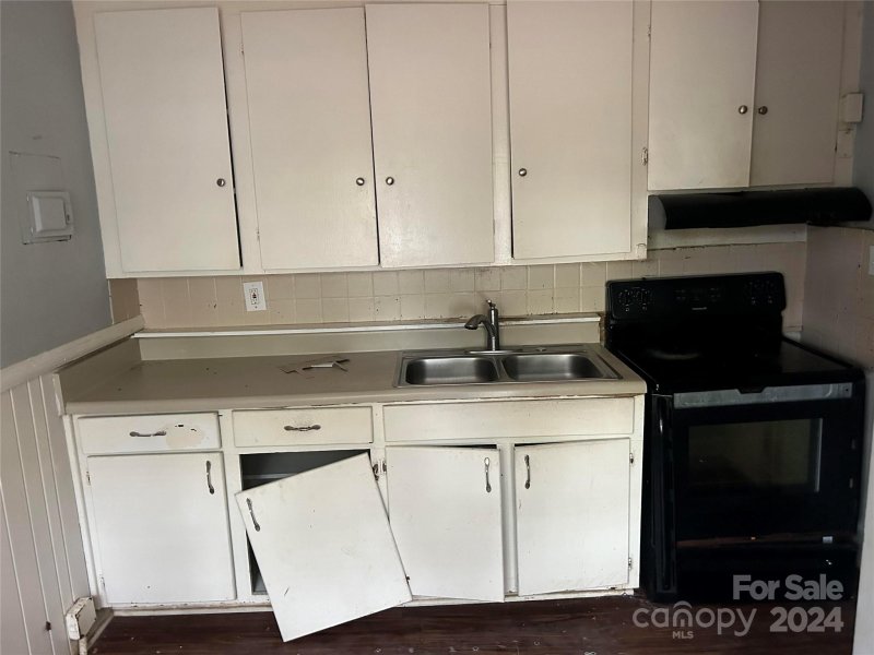 Property image 5 at 2618 Revolution Park Drive, Charlotte, NC 28208