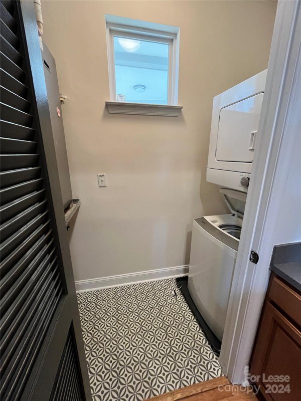 Property image 5 at 556 Oakland Avenue, Charlotte, NC 28204