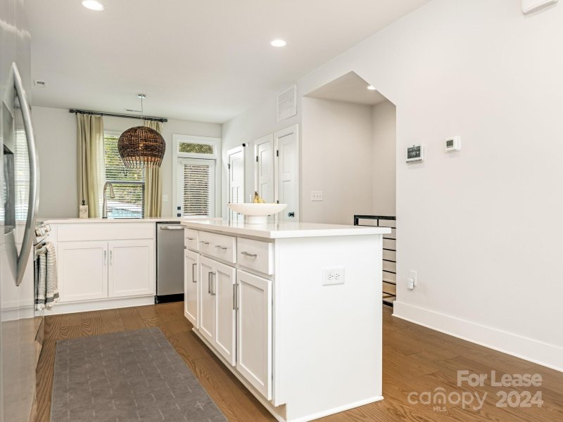 Property image 3 at 5112 York Park Lane, Charlotte, NC 28217