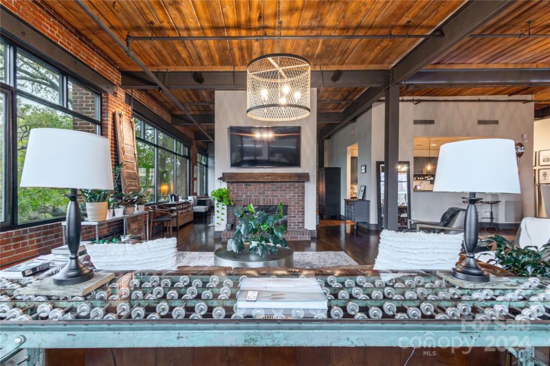 Property image 4 at 310 Arlington Avenue, Charlotte, NC 28203