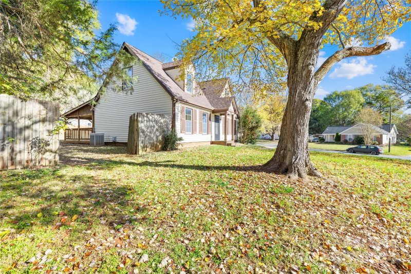 Property image 4 at 6701 Old Meadow Road, Charlotte, NC 28227