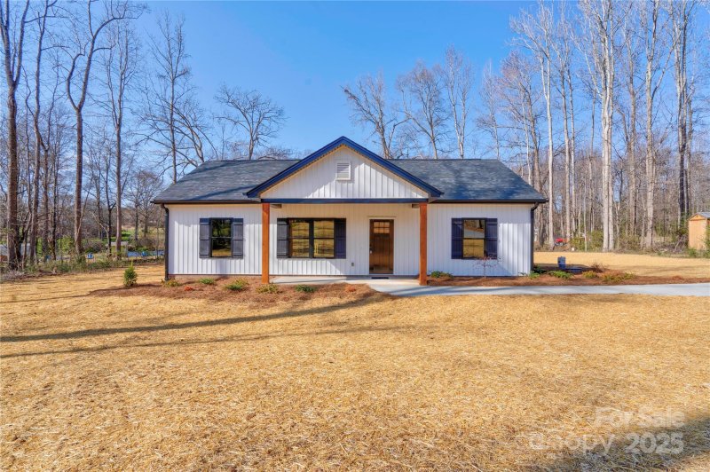 1162 Scenic Circle
