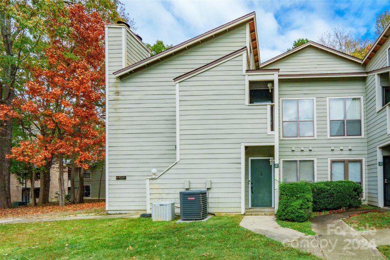 Property image 2 at 4425 Sharon Chase Drive, Charlotte, NC 28215