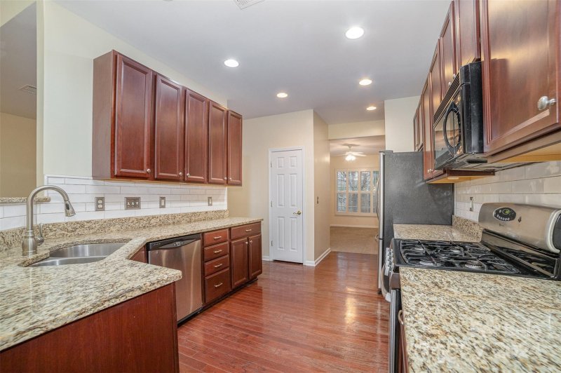 Property image 4 at 10954 Stone Trail Road, Charlotte, NC 28213