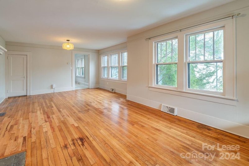 Property image 5 at 87 Nevada Avenue, Asheville, NC 28806