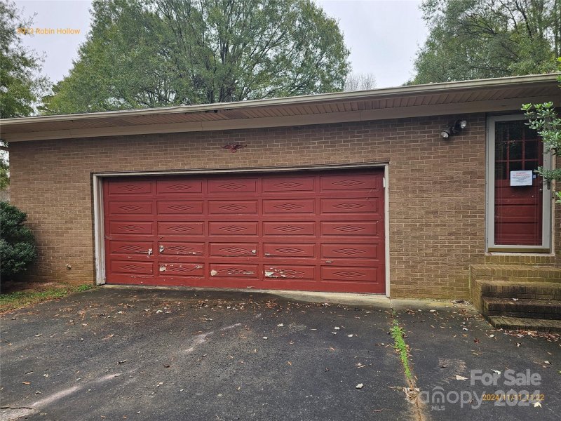 Property image 2 at 5913 Robin Hollow Drive, Mint Hill, NC 28227