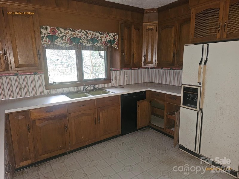 Property image 5 at 5913 Robin Hollow Drive, Mint Hill, NC 28227