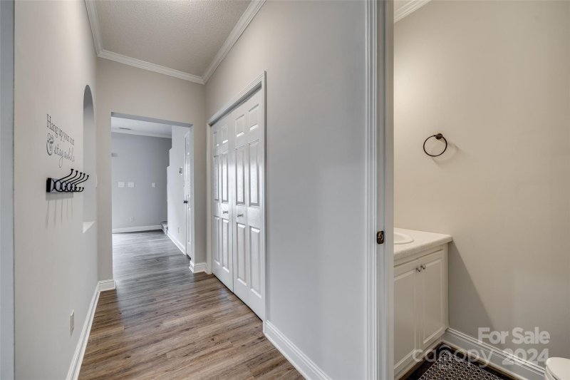 Property image 3 at 7010 Elm Hill Court, Charlotte, NC 28217