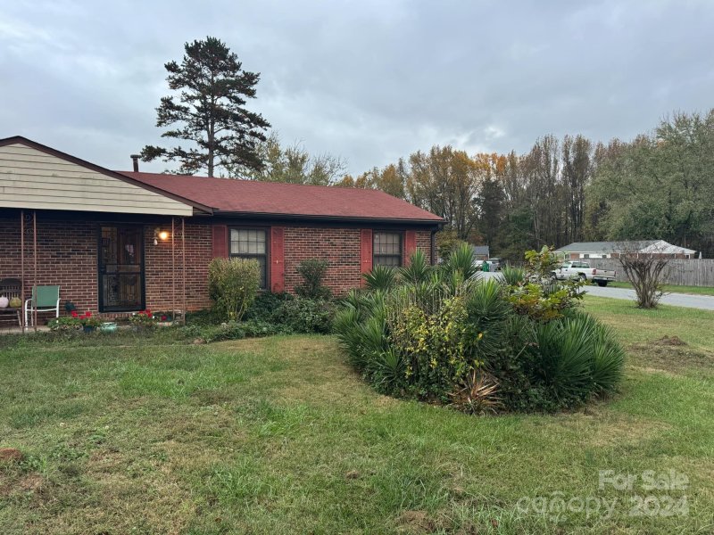 Property image 2 at 633 Milan Road, Charlotte, NC 28216