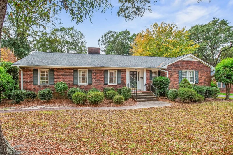 Property image 3 at 1209 S Belvedere Avenue, Gastonia, NC 28054