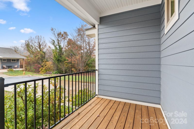 Property image 4 at 35 Thornes Lane, Asheville, NC 28805