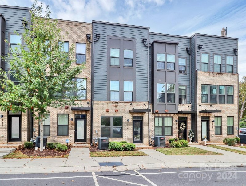 Property image 2 at 416 Music Hall Way, Charlotte, NC 28203