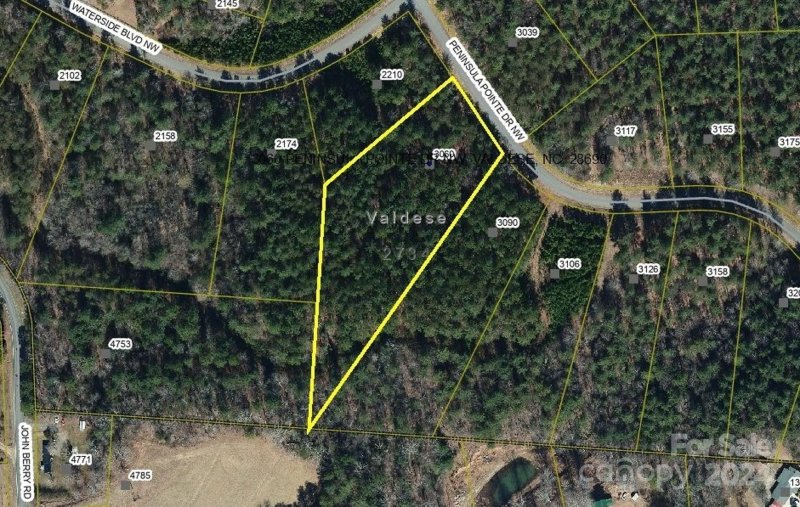 Property image 2 of 3060 Peninsula Pointe Drive in Waterside, Valdese, NC 28690