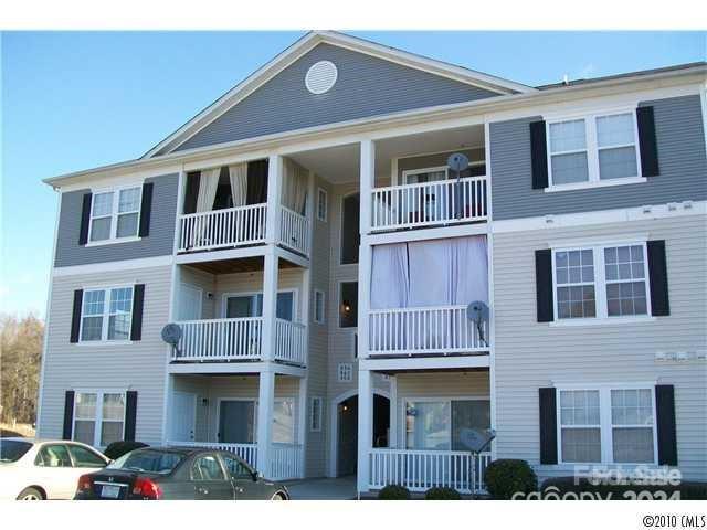 Property image 2 at 950 Plaza Walk Drive, Charlotte, NC 28215