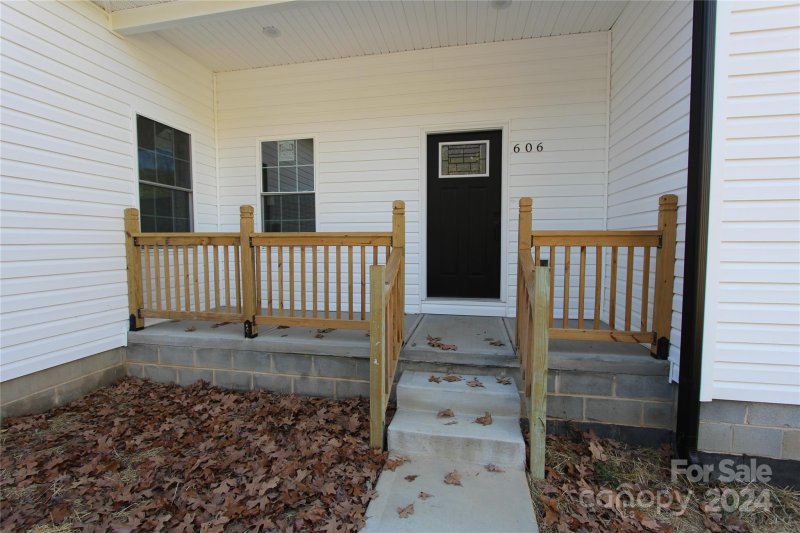 Property image 4 at 606 Berkshire Drive, Statesville, NC 28677