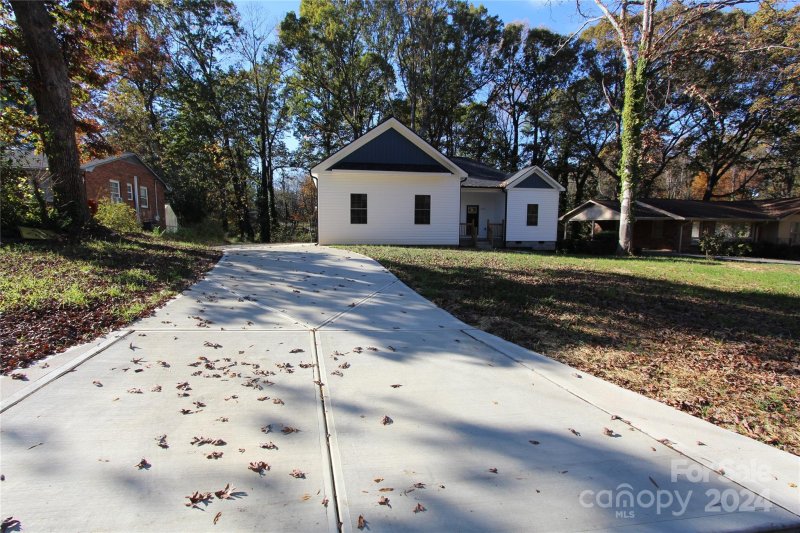 Property image 5 at 606 Berkshire Drive, Statesville, NC 28677