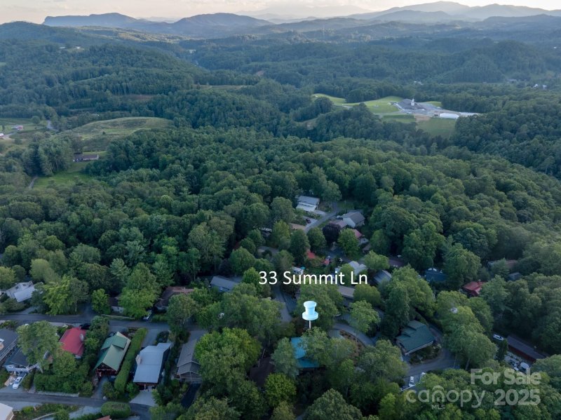 Property image 3 of 33 Summit Lane in Linville Land Harbor, Newland, NC 28657