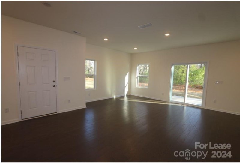 Property image 3 at 268 Abington Street, Matthews, NC 28104