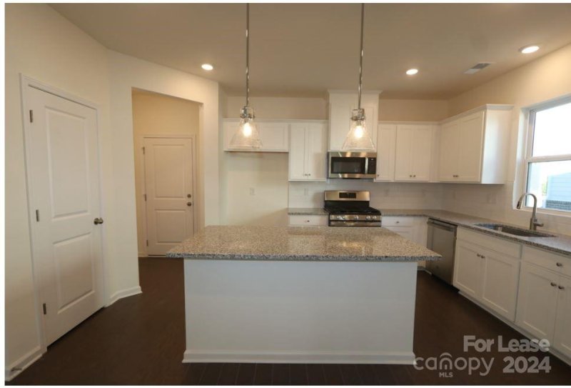 Property image 4 at 268 Abington Street, Matthews, NC 28104