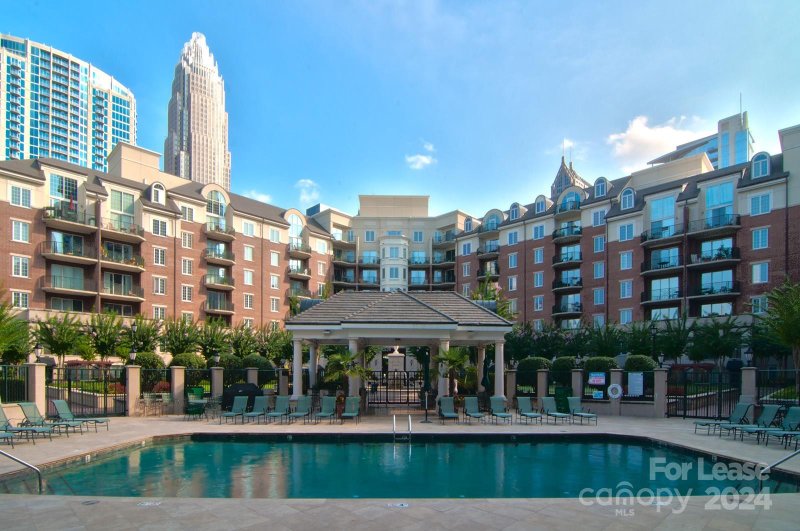 Property image 2 at 300 W 5th Street, Charlotte, NC 28202