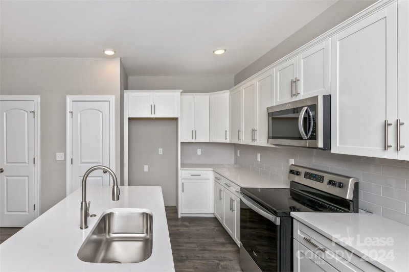 Property image 3 at 62 Walnut Springs Drive, Asheville, NC 28804