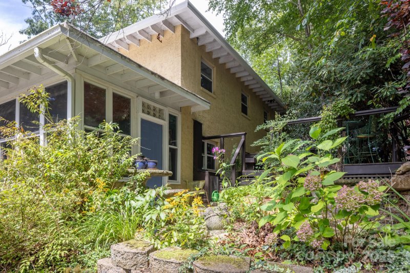 Property image 2 of 26 Kitazuma Road in Ridgecrest, Black Mountain, NC 28711