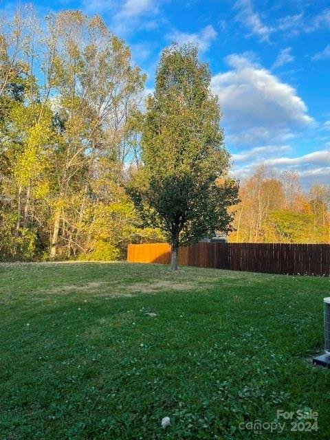 Property image 4 of 1421 Mandy Place Court in Sunset Village, Charlotte, NC 28216
