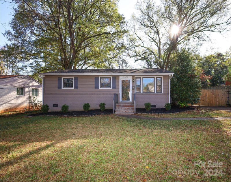 Property image 3 at 2822 Shamrock Drive, Charlotte, NC 28205