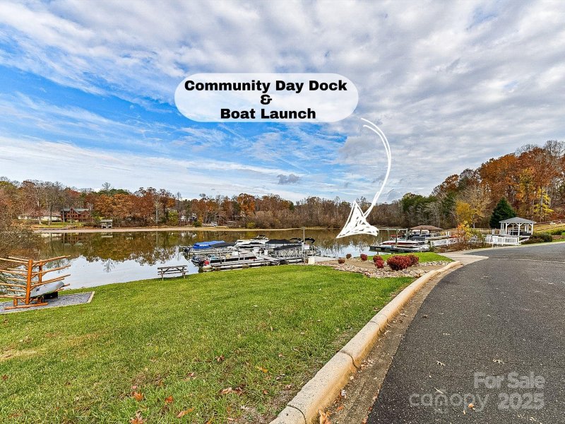 Property image 3 at 129 Coronilla Road, Mooresville, NC 28117