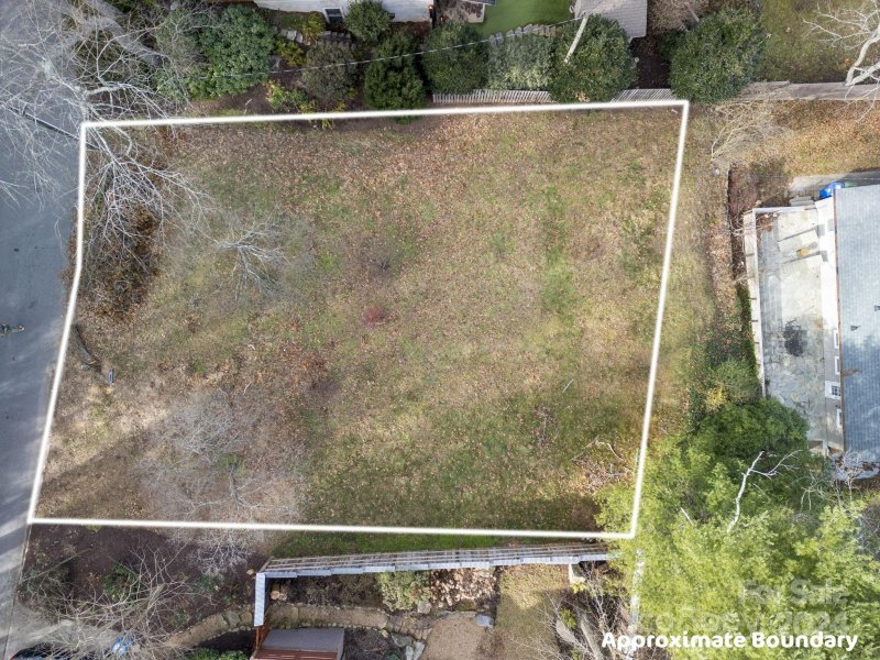 Property image 5 of 26 Hibriten Drive in Montford, Asheville, NC 28801