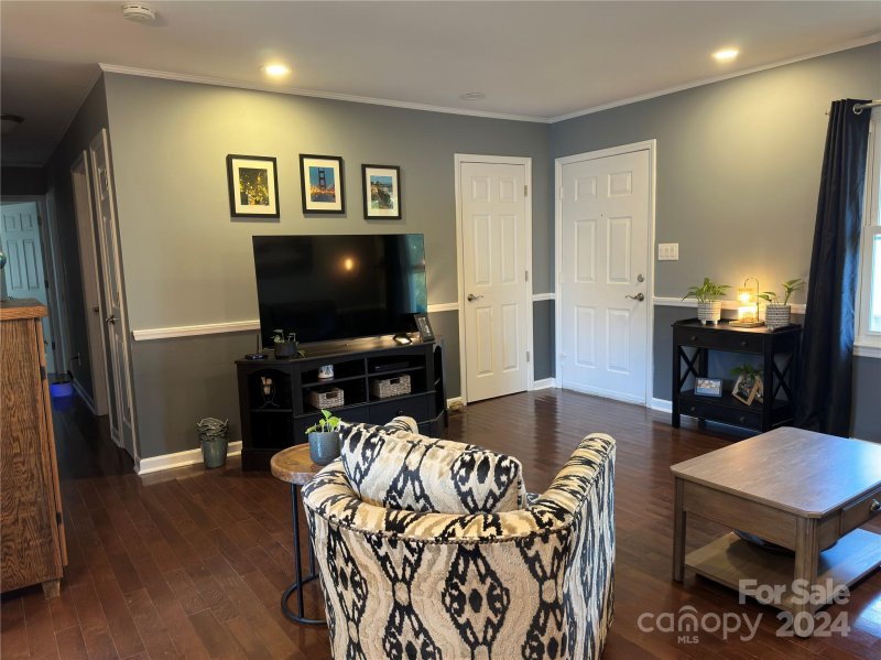 Property image 3 at 1273 Courtney Drive, Hickory, NC 28602