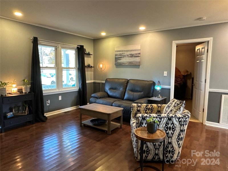 Property image 4 at 1273 Courtney Drive, Hickory, NC 28602