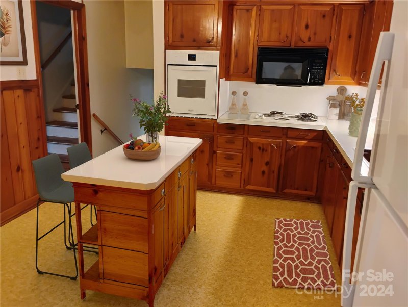 Property image 3 at 3400 Country Club Drive, Charlotte, NC 28205