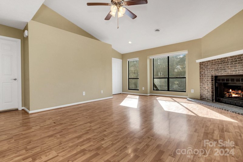 Property image 5 at 14 Ravencroft Lane, Asheville, NC 28803