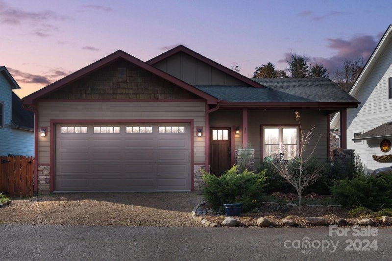 Property image 3 at 42 Destination Drive, Asheville, NC 28806