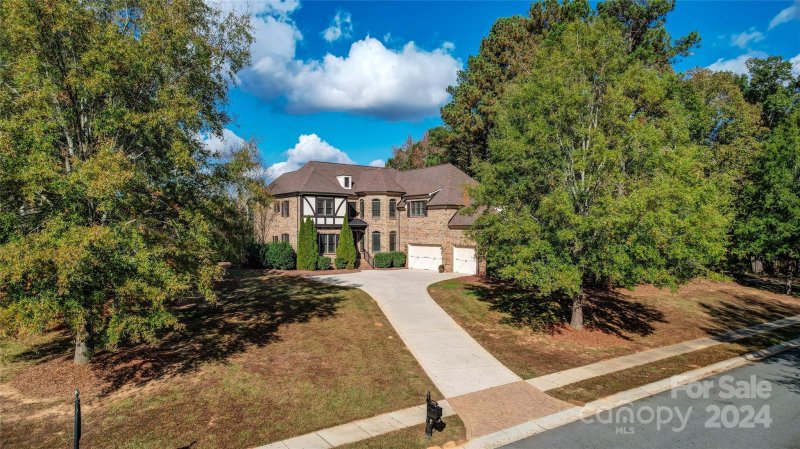 Property image 2 at 2009 Princessa Drive, Matthews, NC 28104