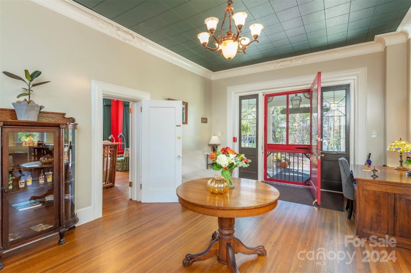 Property image 4 at 77 Kenilworth Road, Asheville, NC 28803