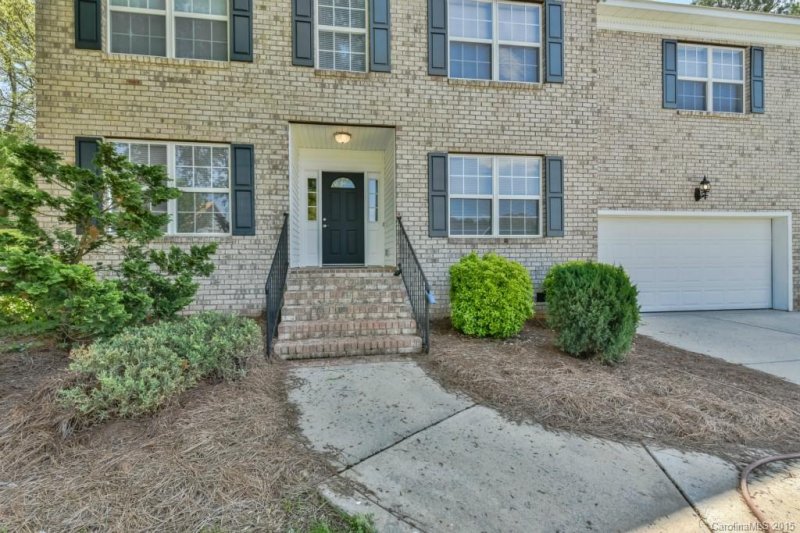 Property image 2 at 6807 Ridge Haven Lane, Charlotte, NC 28277