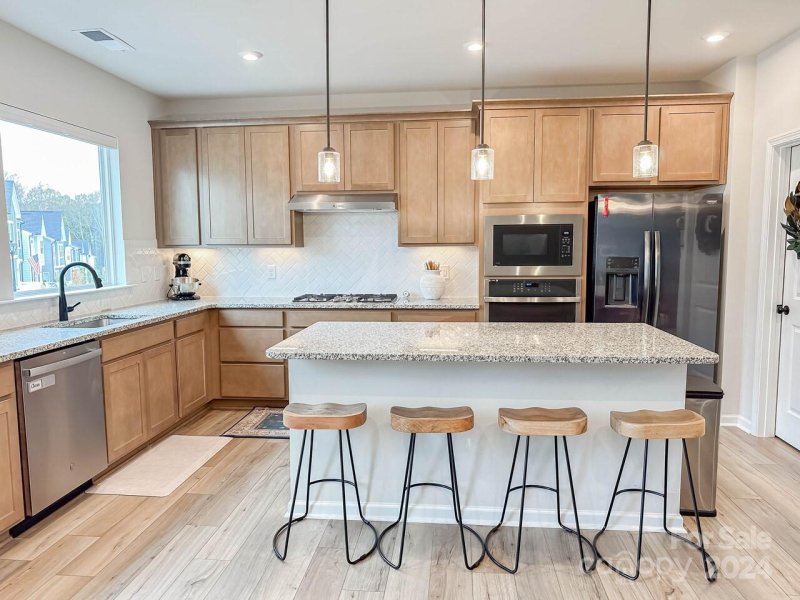 Property image 3 at 118 Berkeley Avenue, Mooresville, NC 28117