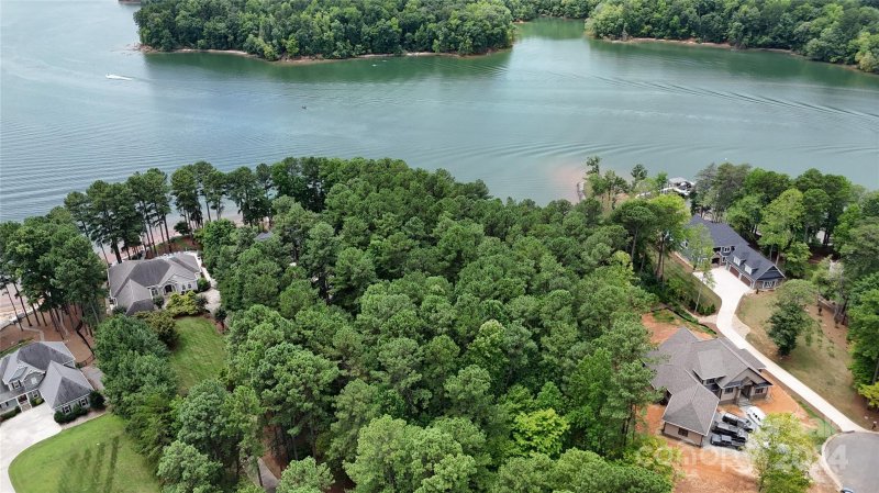 Property image 3 of 106 Parkview Lane in Wildlife Bay, Troutman, NC 28166