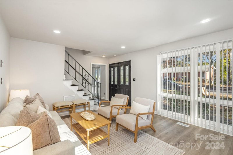 Property image 2 at 6421 Spring Garden Lane, Charlotte, NC 28213