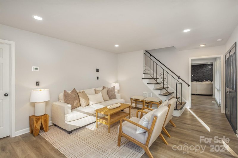 Property image 3 at 6421 Spring Garden Lane, Charlotte, NC 28213