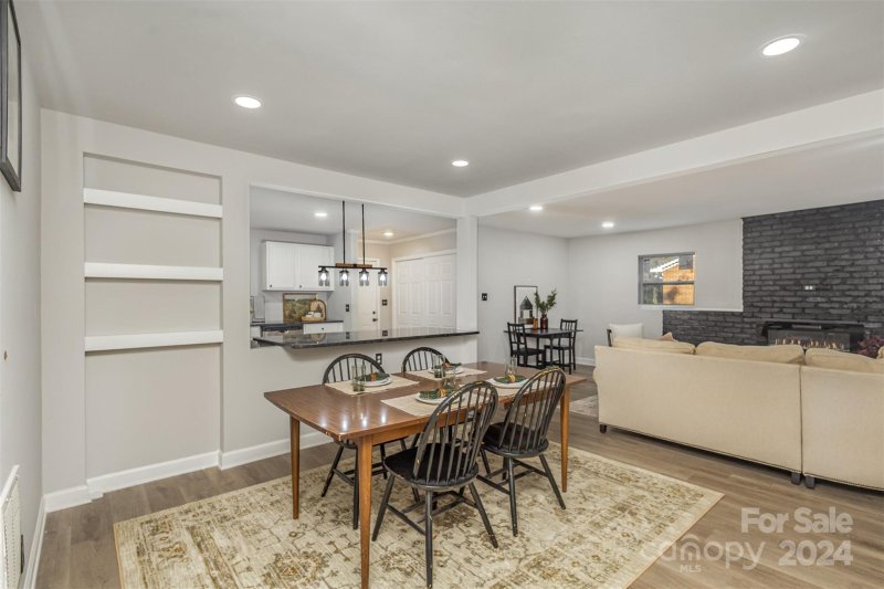 Property image 4 at 6421 Spring Garden Lane, Charlotte, NC 28213