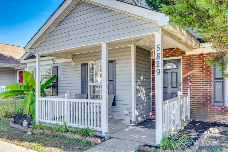 Property image 2 at 5829 Greenway Vista Lane, Charlotte, NC 28216