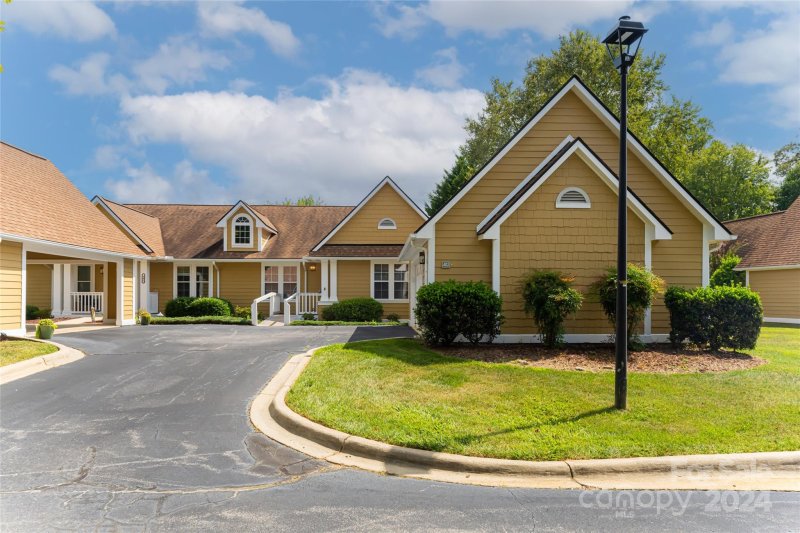 Property image 2 at 403 Woodlea Court, Asheville, NC 28806