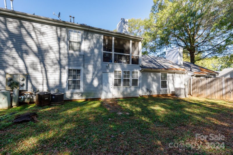 Property image 3 of 1541 Hunt Club Court in Hunt Club, Rock Hill, SC 29732