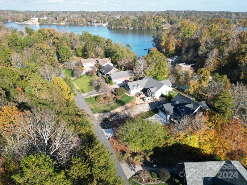 Property image 2 of 8424 Marina Lane in Lake Norman Woods, Catawba, NC 28609
