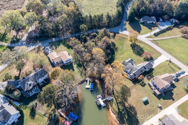 Property image 2 at 212 Ponderosa Circle, Mooresville, NC 28117